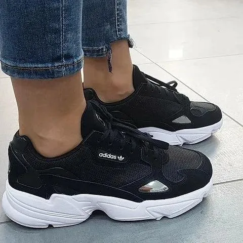 Adidas Falcon Negras