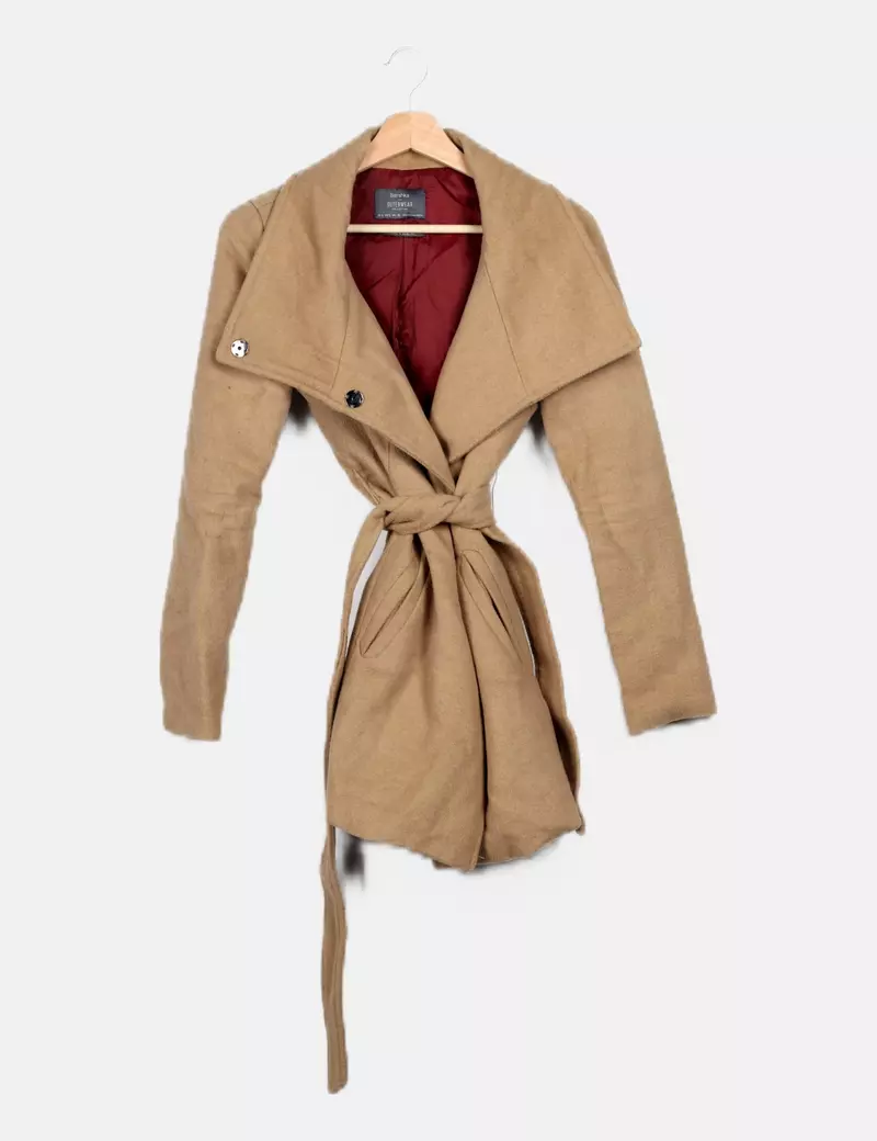 Bershka Abrigo camel cinturón