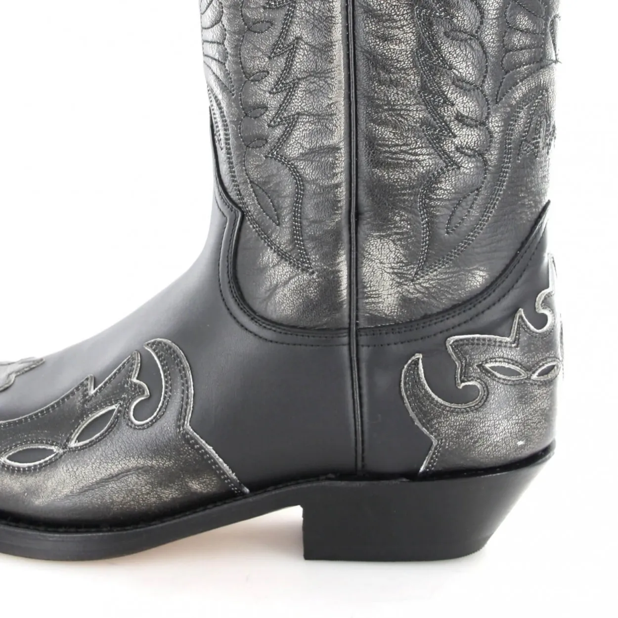Bota tejana piel blanca y negra
