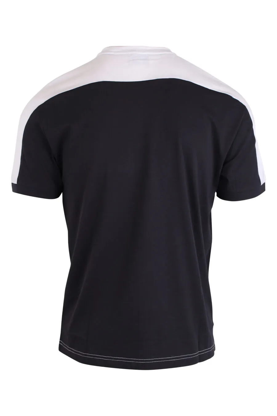 Camiseta blanca con mini logo 