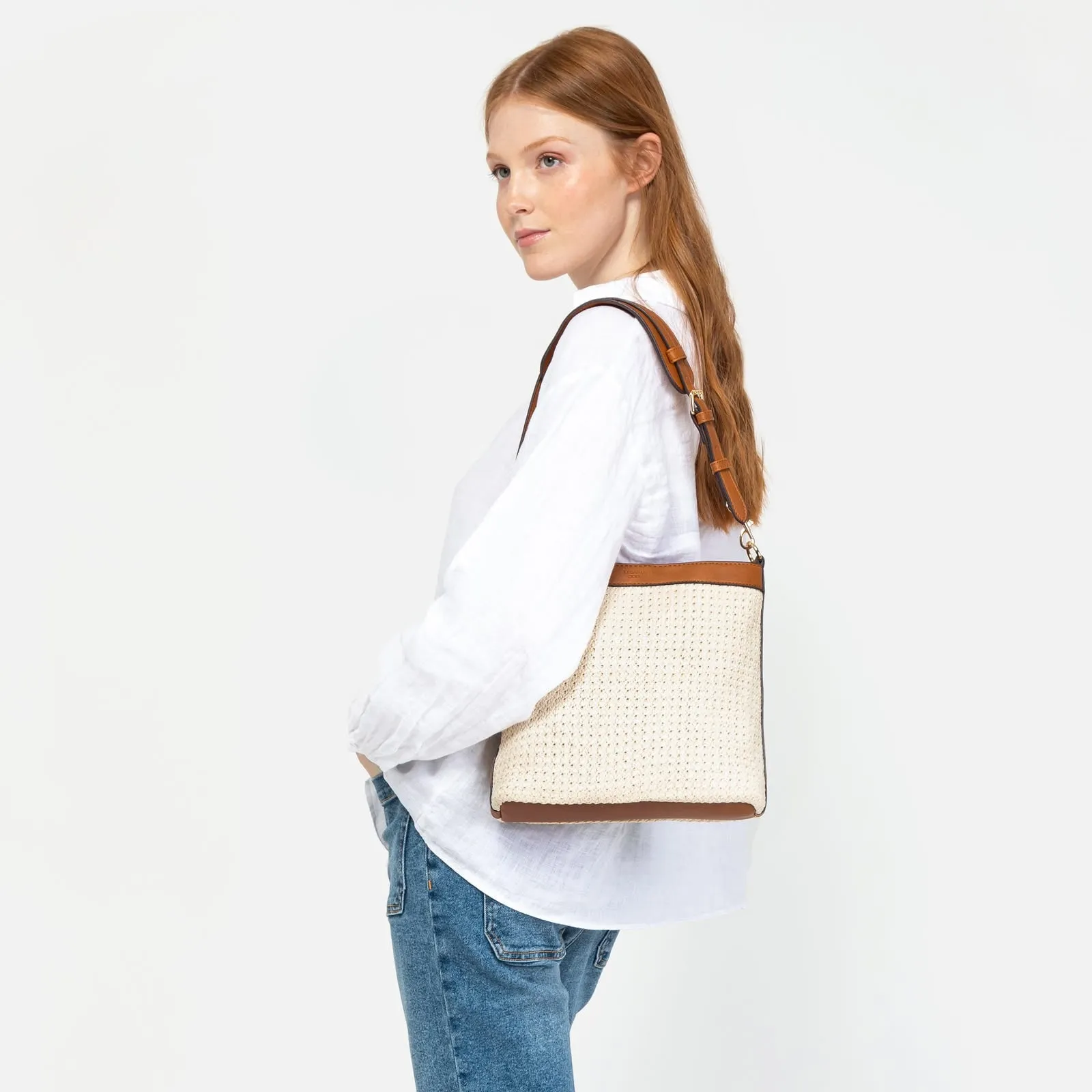 Chao bolso hobo efecto rafia con asa bandolera