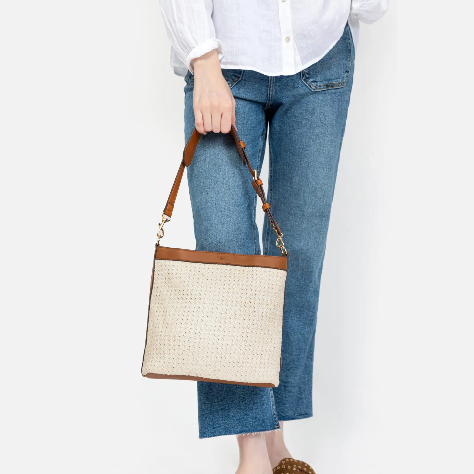 Chao bolso hobo efecto rafia con asa bandolera
