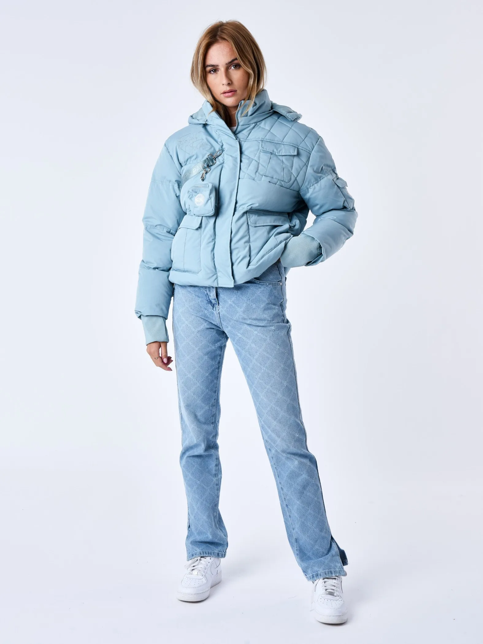 Chaqueta corta de plumón acolchada