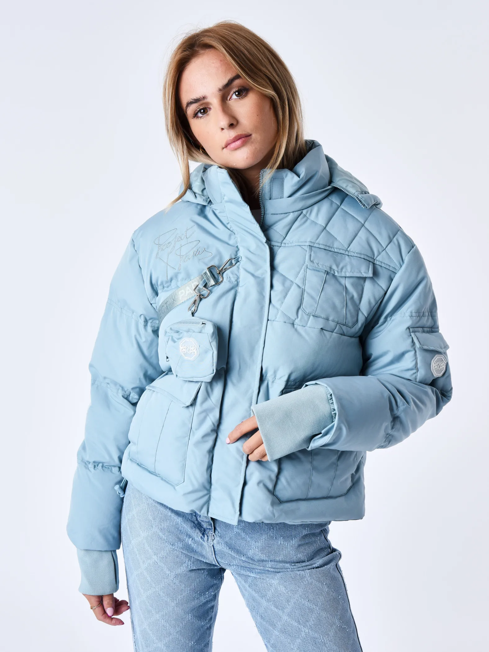 Chaqueta corta de plumón acolchada