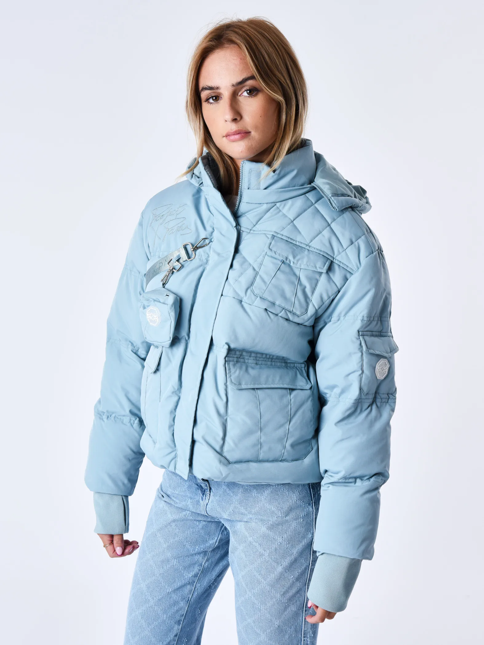 Chaqueta corta de plumón acolchada