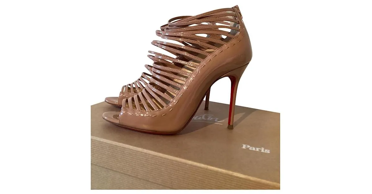 Christian Louboutin Gortika desnuda Beige 