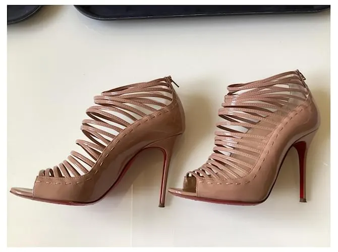 Christian Louboutin Gortika desnuda Beige 