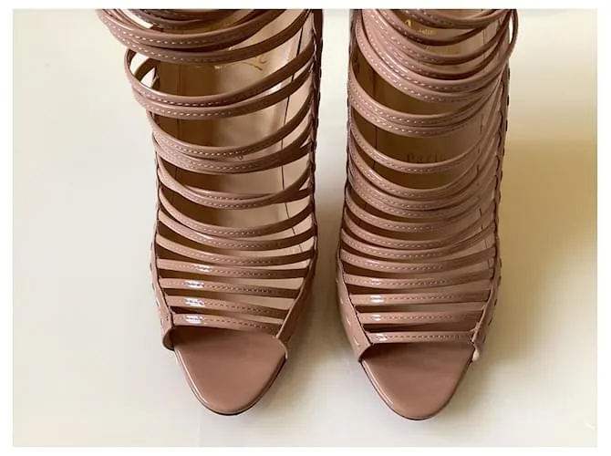 Christian Louboutin Gortika desnuda Beige 