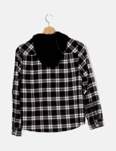 Element Sobrecamisa negra capucha