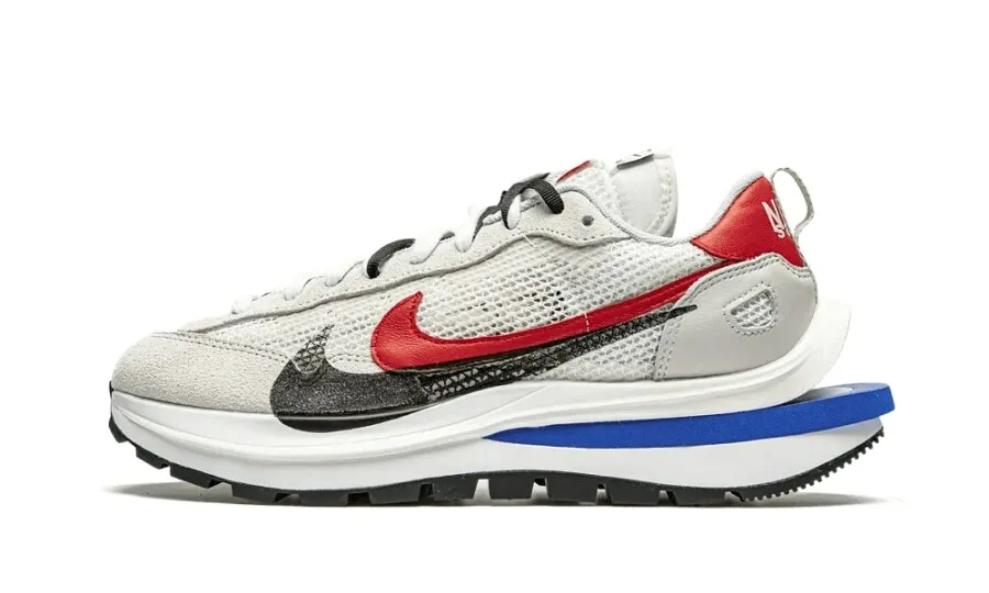 Nike x sacai VaporWaffle Royal Fuchsia