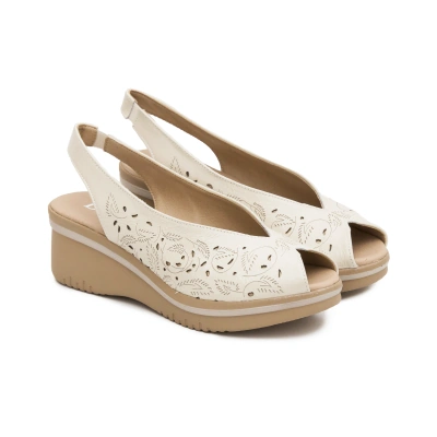 Sandalia cuña charol beige D’chicas