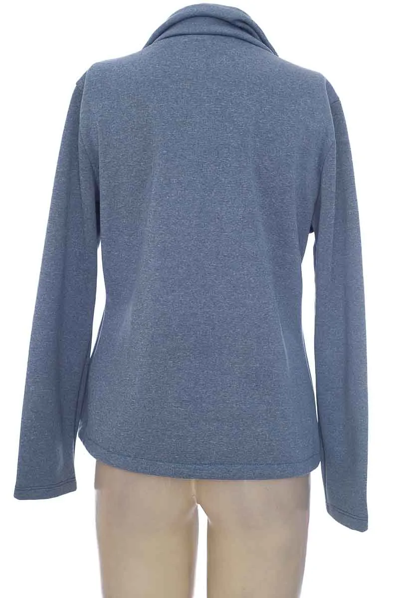SWEATER COLOR AZUL  CLOSEANDO