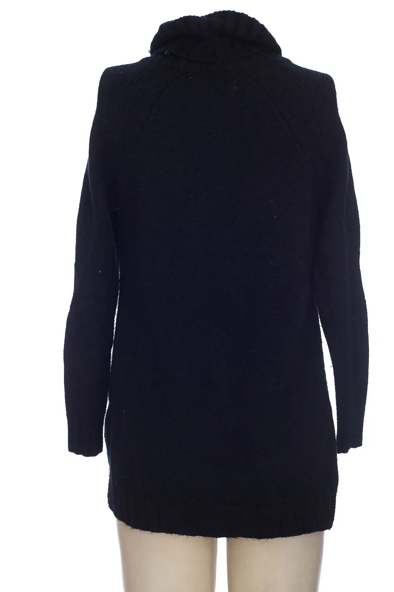 SWEATER COLOR NEGRO  CLOSEANDO