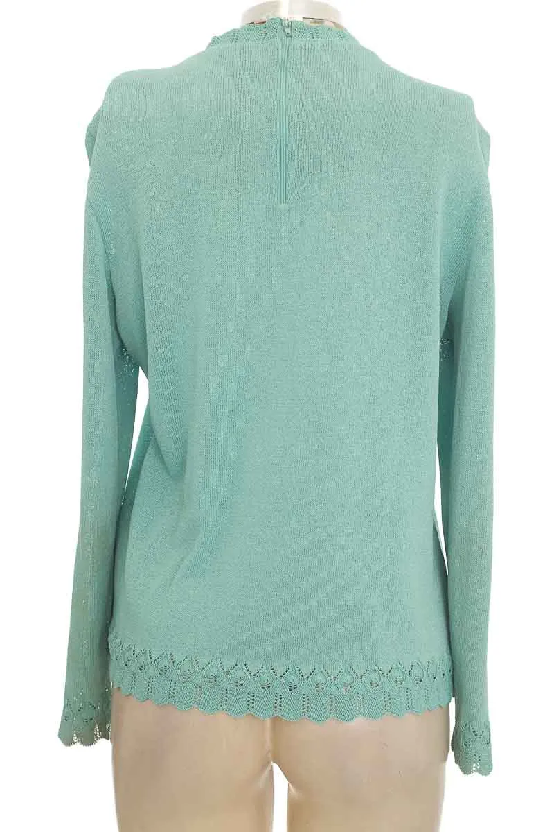 SWEATER COLOR VERDE  CLOSEANDO